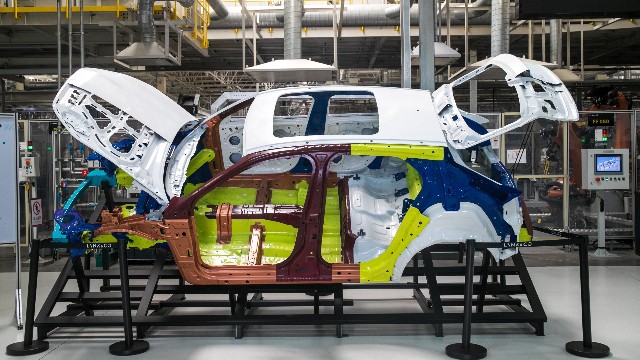 焊接機器人在汽車制造行業(yè)中的優(yōu)勢是什么？