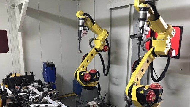 自動(dòng)焊接機(jī)器人